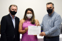 Formandos do primeiro curso de Especialização em Auditoria do SUS receberam na noite desta terça-feira (23) o diploma que permitirá atuar no controle, avaliação e auditoria dos recursos do Sistema Único de Saúde (SUS). Trinta alunos participaram da solenidade realizada no auditório da Escola de Saúde Pública do Paraná (ESPP). - Curitiba, 24/11/2021 - Foto: Américo Antonio/SESA