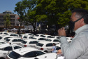 O Governo do Estado realizou mais uma entrega dos carros para Estratégia da Saúde da Família (ESF) neste sábado (13). Agora, os 15 municípios da 7ª Regional de Saúde de Pato Branco foram beneficiados com a doação de 43 automóveis, em um investimento de mais de R$ 1,4 milhão. - Pato Branco, 13/11/2021 - Foto: Américo Antonio/SESA