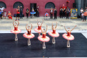 Escola de Dança Teatro Guaíra emociona o público no Parque São Lourenço. Foto: José Fernando Ogura/AEN