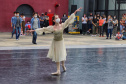 Escola de Dança Teatro Guaíra emociona o público no Parque São Lourenço. Foto: José Fernando Ogura/AEN