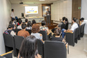 A Portos do Paraná, em parceria com o Serviço Nacional de Aprendizagem Comercial (Senac), entregou nesta sexta-feira (26) os certificados aos 35 jovens da Ilha dos Valadares que participaram dos cursos de Comunicação e Atendimento e Introdução à Maquiagem.  -  Paranaguá, 26/11/2021 - Foto: Claudio Neves/Portos do Paraná