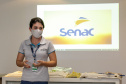 A Portos do Paraná, em parceria com o Serviço Nacional de Aprendizagem Comercial (Senac), entregou nesta sexta-feira (26) os certificados aos 35 jovens da Ilha dos Valadares que participaram dos cursos de Comunicação e Atendimento e Introdução à Maquiagem.  -  Paranaguá, 26/11/2021 - Foto: Claudio Neves/Portos do Paraná