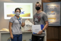 A Portos do Paraná, em parceria com o Serviço Nacional de Aprendizagem Comercial (Senac), entregou nesta sexta-feira (26) os certificados aos 35 jovens da Ilha dos Valadares que participaram dos cursos de Comunicação e Atendimento e Introdução à Maquiagem.  -  Paranaguá, 26/11/2021 - Foto: Claudio Neves/Portos do Paraná
