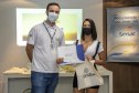 A Portos do Paraná, em parceria com o Serviço Nacional de Aprendizagem Comercial (Senac), entregou nesta sexta-feira (26) os certificados aos 35 jovens da Ilha dos Valadares que participaram dos cursos de Comunicação e Atendimento e Introdução à Maquiagem.  -  Paranaguá, 26/11/2021 - Foto: Claudio Neves/Portos do Paraná