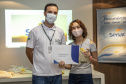 A Portos do Paraná, em parceria com o Serviço Nacional de Aprendizagem Comercial (Senac), entregou nesta sexta-feira (26) os certificados aos 35 jovens da Ilha dos Valadares que participaram dos cursos de Comunicação e Atendimento e Introdução à Maquiagem.  -  Paranaguá, 26/11/2021 - Foto: Claudio Neves/Portos do Paraná