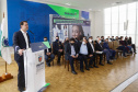  O governador Carlos Massa Ratinho Junior entregou, nesta quarta-feira (10), em cerimônia no Palácio Iguaçu, 10.229 computadores para colégios estaduais de 146 municípios do Paraná, além de mais de 2 mil equipamentos de wi-fi que vão beneficiar os alunos de todas as instituições vinculadas à Secretaria de Estado da Educação e do Esporte (Seed).  Foto: Gilson Abreu/AEN