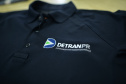 Para trazer padronização e segurança, Detran-PR disponibiliza uniforme para seus colaboradores