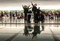 Os grupos de dança do Centro Cultural Teatro Guaíra – Balé Guaíra, G2 e Escola de Dança – se apresentam neste sábado (04),  no vão livre do Museu Oscar Niemeyer (MON). 