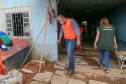 Nesta manhã de quarta-feira, a Defesa Civil Estadual esteve no município de Fazenda Rio Grande para entregar materiais de ajuda humanitária que auxiliarão as pessoas afetadas a se recomporem. - Fazenda Rio Grande, 19/01/2022