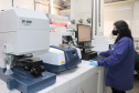 Com novo equiupamento, Tecpar reduz tempo de análises laboratoriais - Curitiba, 18/04/2022