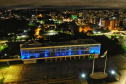Prédios públicos da capital são iluminados de azul em apoio ao Dia Mundial de Conscientização do Autismo