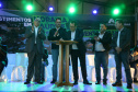 Governador entrega títulos de propriedade e confirma investimentos na Lapa