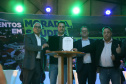 Governador entrega títulos de propriedade e confirma investimentos na Lapa