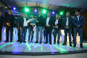 Governador entrega títulos de propriedade e confirma investimentos na Lapa