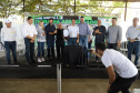 Durante a passagem por Ribeirão do Pinhal, no Norte Pioneiro, nesta quinta-feira (12), o governador Carlos Massa Ratinho Junior autorizou a liberação de mais R$ 884,2 mil para ações na área da saúde.