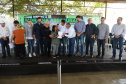 O governador Carlos Massa Ratinho Junior entregou nesta quinta-feira (12) as matrículas imobiliárias, com registro dos títulos em cartório, que regularizam a posse e o direito da moradia a 131 famílias de Ribeirão do Pinhal, no Norte Pioneiro. 