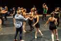  Escola de Dança Teatro Guaíra celebra Dia das Mães no palco do Guairão