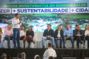 O governador Carlos Massa Ratinho Junior entregou nesta sexta-feira (6), 52 títulos de regularização fundiária para famílias em Moreira Sales, na região Centro-Oeste do Estado. 