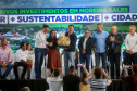 O governador Carlos Massa Ratinho Junior entregou nesta sexta-feira (6), 52 títulos de regularização fundiária para famílias em Moreira Sales, na região Centro-Oeste do Estado. 