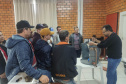 Técnicos da Sanepar capacitam pessoas da comunidade para atuar em manutenção e instalação hidráulica