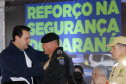 O governador Carlos Massa Ratinho Junior anunciou nesta segunda-feira (27) a contratação de 2 mil policiais militares e 400 bombeiros militares aprovados no concurso público realizado pela Secretaria da Segurança Pública no ano passado, além de 250 veículos, 88 motos e seis embarcações. Ele também também convocou 150 delegados, 200 investigadores, 50 papiloscopistas e 24 escrivães que vão compor os quadros da Polícia Civil do Paraná. O anúncio foi feito na cerimônia na Academia Policial Militar do Guatupê, 