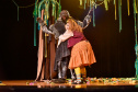 Primeira apresentação do projeto Crianças no Teatro encanta plateia em Francisco Beltrão