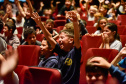 Primeira apresentação do projeto Crianças no Teatro encanta plateia em Francisco Beltrão