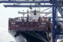 Porto de Paranaguá tem dez berços operando com calado maior e atrai navios cada vez maiores