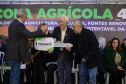Governo entrega 19 caminhões para garantir mais eficiência a agricultura familiar e atender escolas municipais
