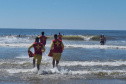 Corpo De Bombeiros forma novos Guarda-Vidas Civil durante o Verão Maior Paraná