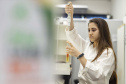 Projeto desenvolvido na UEM aumenta a produção de etanol com o bagaço da cana-de-açúcar