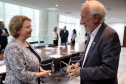 Paraná negocia fortalecimento de parceiras com o Canadá em diversas áreas. Governador em exercício, Darci Piana com a Cônsul-geral  do Canadá em São Paulo Heather Cameron e o chefe do escritório da Região Sul, Paulo Orlandi e os Secretarios Aldo Bona, da Ciência e Tecnologia  e Roni Miranda da Educação Foto Gilson Abreu/Aen