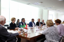 Paraná negocia fortalecimento de parceiras com o Canadá em diversas áreas. Governador em exercício, Darci Piana com a Cônsul-geral  do Canadá em São Paulo Heather Cameron e o chefe do escritório da Região Sul, Paulo Orlandi e os Secretarios Aldo Bona, da Ciência e Tecnologia  e Roni Miranda da Educação Foto Gilson Abreu/Aen