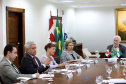 Paraná negocia fortalecimento de parceiras com o Canadá em diversas áreas. Governador em exercício, Darci Piana com a Cônsul-geral  do Canadá em São Paulo Heather Cameron e o chefe do escritório da Região Sul, Paulo Orlandi e os Secretarios Aldo Bona, da Ciência e Tecnologia  e Roni Miranda da Educação Foto Gilson Abreu/Aen