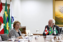 Paraná negocia fortalecimento de parceiras com o Canadá em diversas áreas. Governador em exercício, Darci Piana com a Cônsul-geral  do Canadá em São Paulo Heather Cameron e o chefe do escritório da Região Sul, Paulo Orlandi e os Secretarios Aldo Bona, da Ciência e Tecnologia  e Roni Miranda da Educação Foto Gilson Abreu/Aen