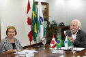 Paraná negocia fortalecimento de parceiras com o Canadá em diversas áreas. Governador em exercício, Darci Piana com a Cônsul-geral  do Canadá em São Paulo Heather Cameron e o chefe do escritório da Região Sul, Paulo Orlandi e os Secretarios Aldo Bona, da Ciência e Tecnologia  e Roni Miranda da Educação Foto Gilson Abreu/Aen