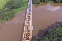 Ponte metálica entre a Lapa e Campo do Tenente está ficando com cara nova 