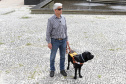 Governo recebe Rock e Roberto Leite, dupla de cego e cão-guia que vai trabalhar em órgão estadual