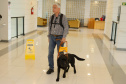 Governo recebe Rock e Roberto Leite, dupla de cego e cão-guia que vai trabalhar em órgão estadual