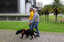 Governo recebe Rock e Roberto Leite, dupla de cego e cão-guia que vai trabalhar em órgão estadual