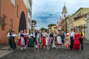 Julho tem gastronomia caiçara, dança folclórica, carneiro no buraco e ciência no calendário turístico paranaense