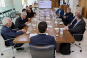 Governador Carlos Massa Ratinho Jr em reunião com a cooperativa Agrária.