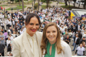 Curitiba, 22 de julho de 2023 - Dentro da programação da Campanha Paraná Unido no Combate ao Feminicídio, promovido pelo Governo do Estado, aconteceu caminhada pela Rua XV de Novembro, centro de Curitiba, com a participação da modelo Luiza Brunet.
