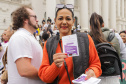 Curitiba, 22 de julho de 2023 - Dentro da programação da Campanha Paraná Unido no Combate ao Feminicídio, promovido pelo Governo do Estado, aconteceu caminhada pela Rua XV de Novembro, centro de Curitiba, com a participação da modelo Luiza Brunet.