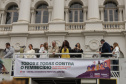 Curitiba, 22 de julho de 2023 - Dentro da programação da Campanha Paraná Unido no Combate ao Feminicídio, promovido pelo Governo do Estado, aconteceu caminhada pela Rua XV de Novembro, centro de Curitiba, com a participação da modelo Luiza Brunet.