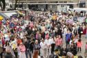 Curitiba, 22 de julho de 2023 - Dentro da programação da Campanha Paraná Unido no Combate ao Feminicídio, promovido pelo Governo do Estado, aconteceu caminhada pela Rua XV de Novembro, centro de Curitiba, com a participação da modelo Luiza Brunet.