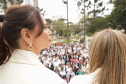 Curitiba, 22 de julho de 2023 - Dentro da programação da Campanha Paraná Unido no Combate ao Feminicídio, promovido pelo Governo do Estado, aconteceu caminhada pela Rua XV de Novembro, centro de Curitiba, com a participação da modelo Luiza Brunet.