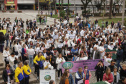 Curitiba, 22 de julho de 2023 - Dentro da programação da Campanha Paraná Unido no Combate ao Feminicídio, promovido pelo Governo do Estado, aconteceu caminhada pela Rua XV de Novembro, centro de Curitiba, com a participação da modelo Luiza Brunet.