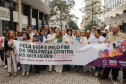 Curitiba, 22 de julho de 2023 - Dentro da programação da Campanha Paraná Unido no Combate ao Feminicídio, promovido pelo Governo do Estado, aconteceu caminhada pela Rua XV de Novembro, centro de Curitiba, com a participação da modelo Luiza Brunet.