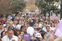 Curitiba, 22 de julho de 2023 - Dentro da programação da Campanha Paraná Unido no Combate ao Feminicídio, promovido pelo Governo do Estado, aconteceu caminhada pela Rua XV de Novembro, centro de Curitiba, com a participação da modelo Luiza Brunet.